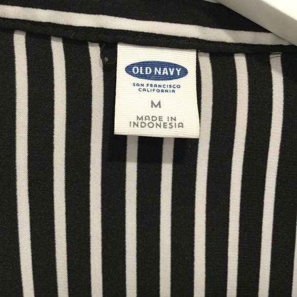 Black & White Old Navy Striped Button Blouse Sz M - Picture 4 of 5
